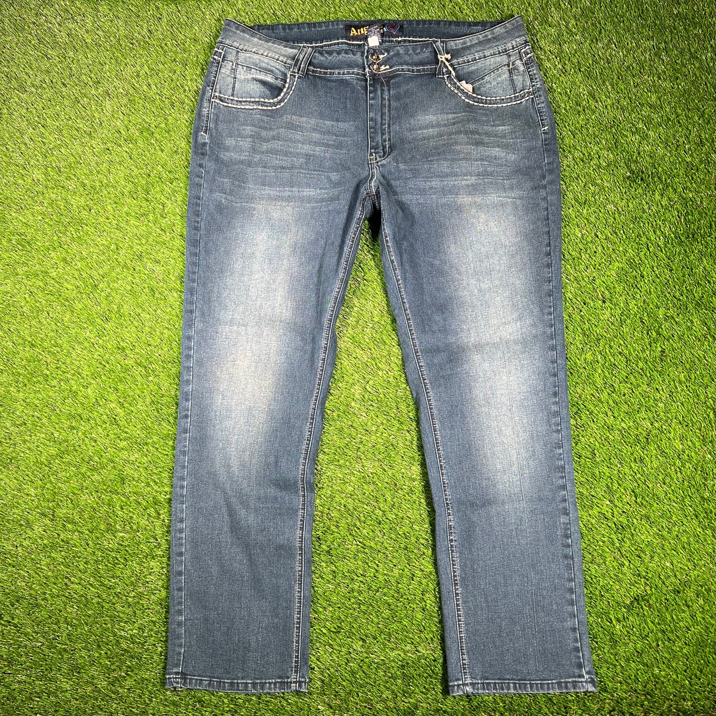 Angels Bedazzled Pocket Blue Jeans Size 38 NEW v17328