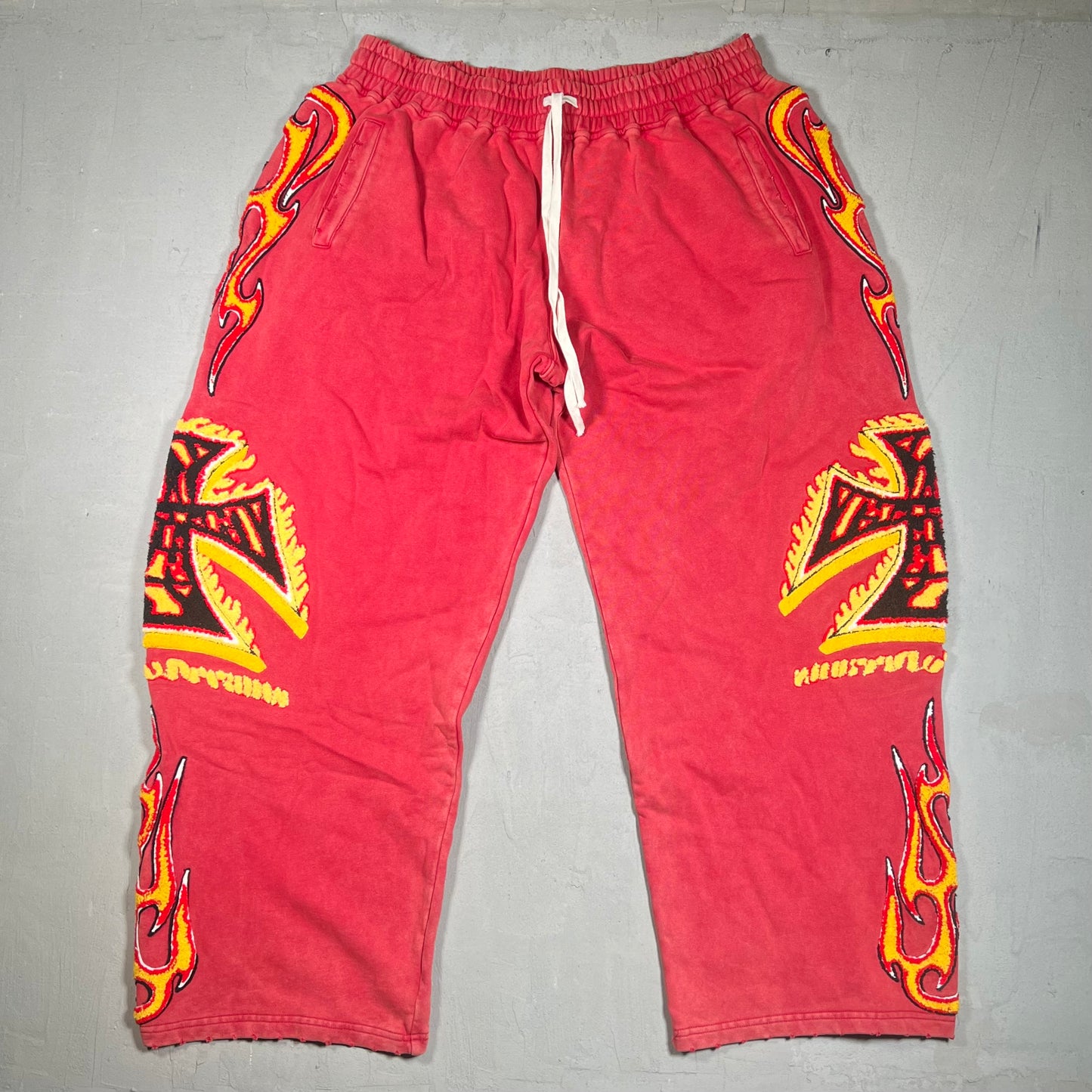 Vale Forever Red Flames Sweats Size Large NEW x17435