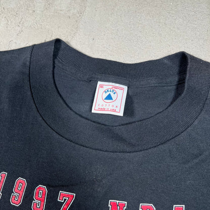 1997 Chicago Bulls NBA Finals Gold Ring Black Tee Size XL USED v16724