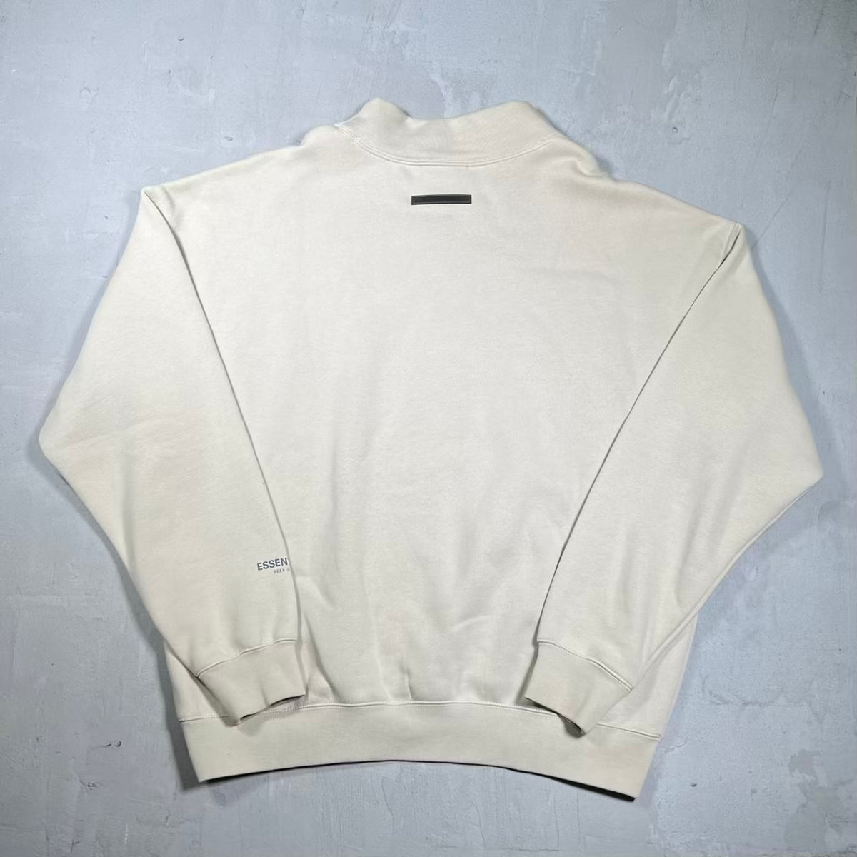 Fear of God FOG Essentials Tan Mock Neck Crewneck Size Medium USED x18616