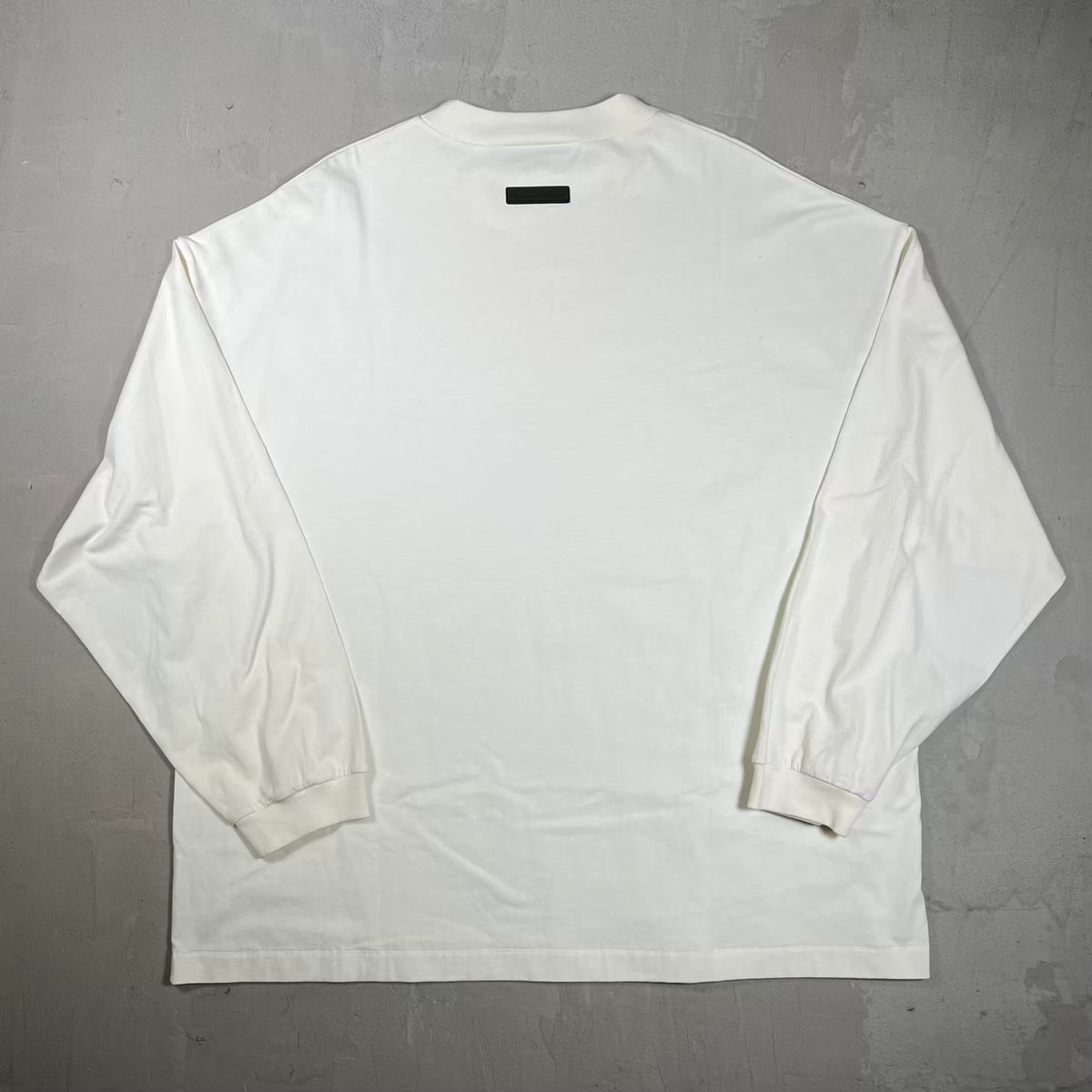 Essentails Fear Of God White LongSleeve Size Medium USED x18984