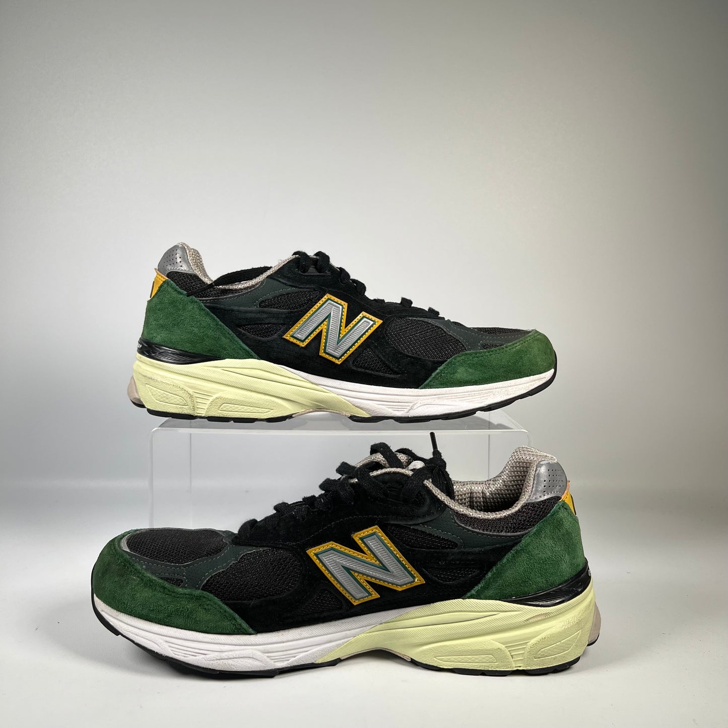 New balance 990v3 black green yellow Size 10 USED s12254
