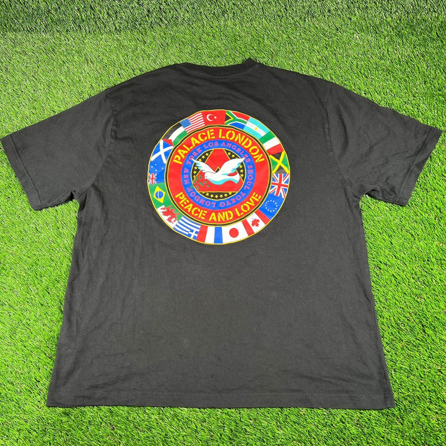 Palace Peace and Love Black Tee Size XL USED x14683