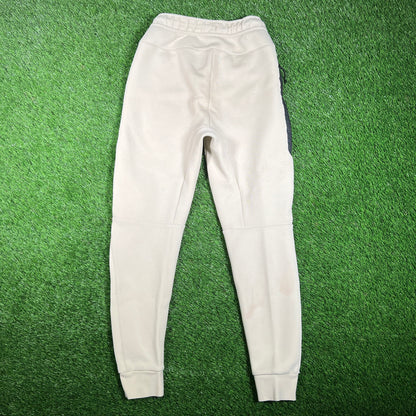 Nike Tech Tan Sweatpants Size Small USED v18100