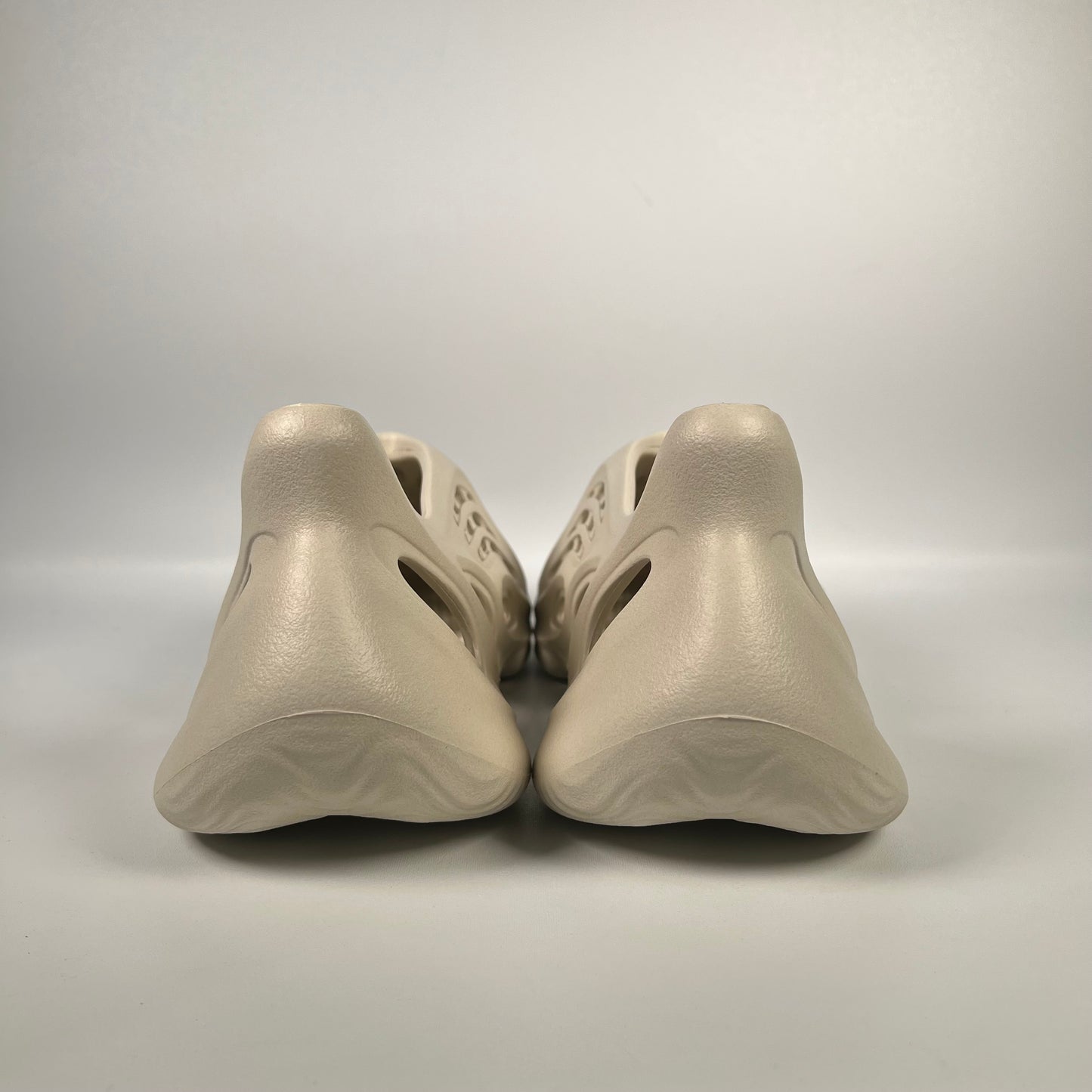 Yeezy Foam Runner Sand (2021) Size 11 NEW s18023