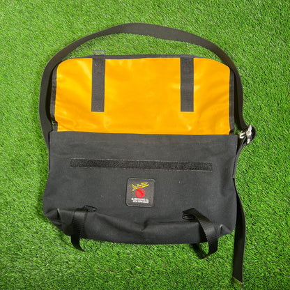 Supreme Black Canvas Messenger Bag (2025) Size Large USED x15993