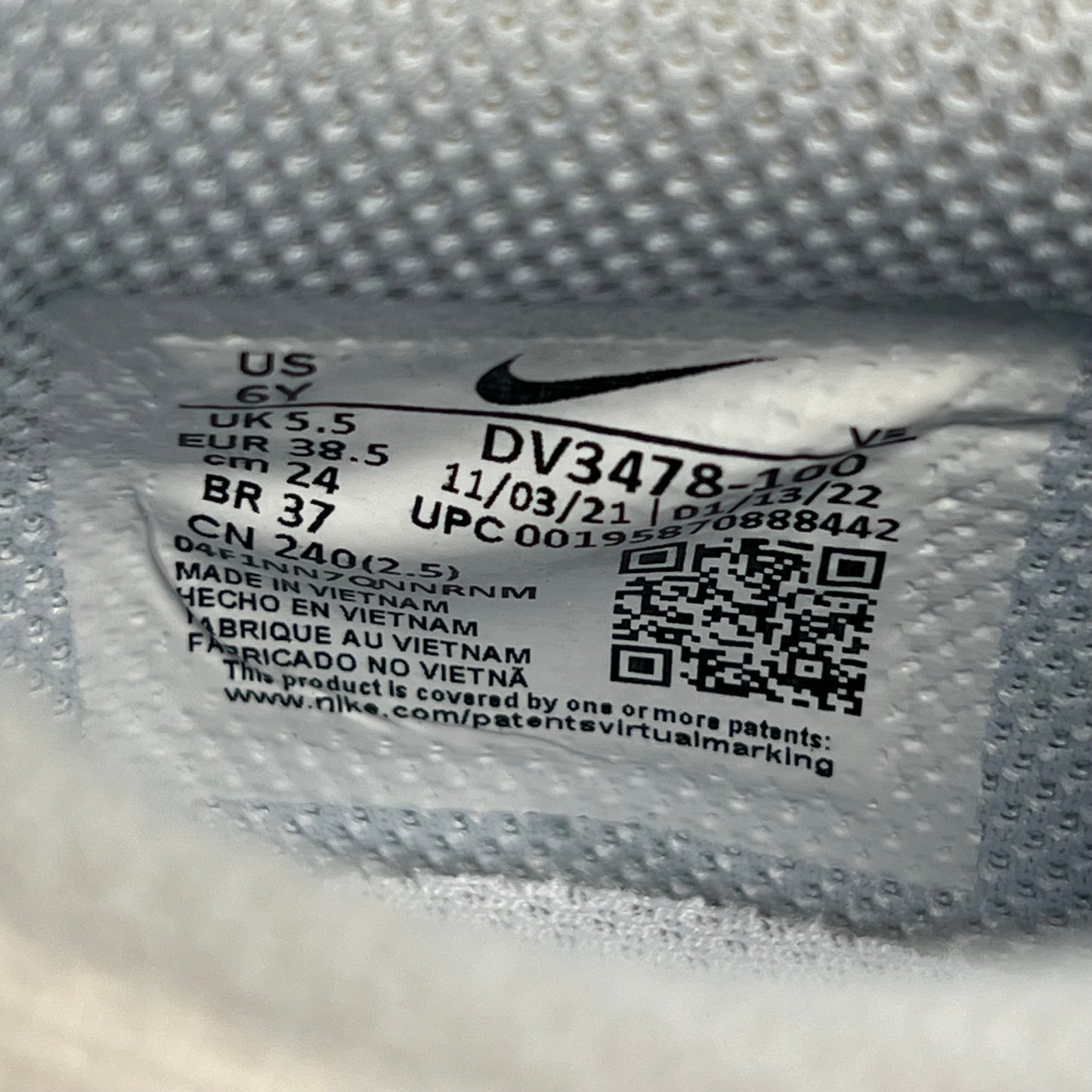 Nike Dunk Low 3D Swoosh Grey (2022) Size 6y NEW s17904