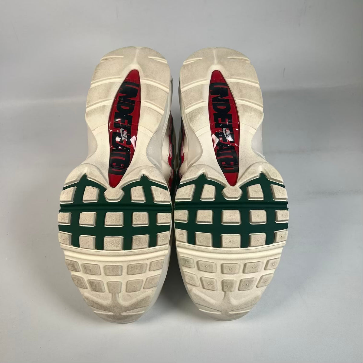 Nike Air Max 95 Undefeated Sail (2025) Size 8.5 USED s23596