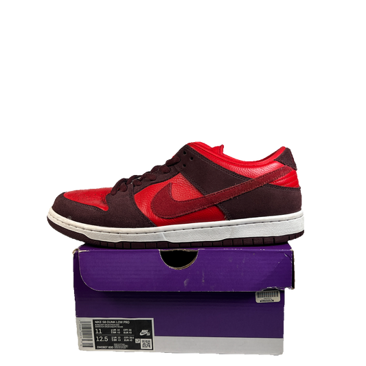 Nike SB Dunk Low Cherry (2022) Size 11 USED s22736