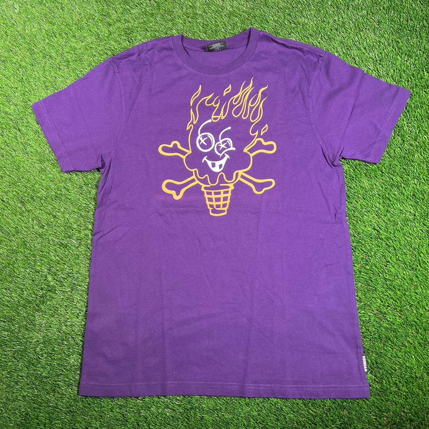 IceCream Sad Come Purple Tee Size Large USED x16002