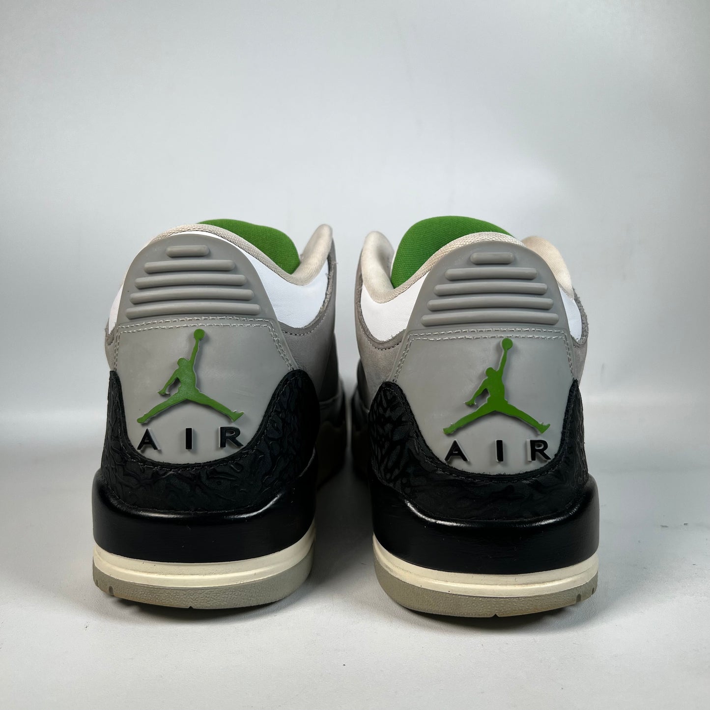 Jordan 3 Chlorophyll (2018) Size 9 USED s22514