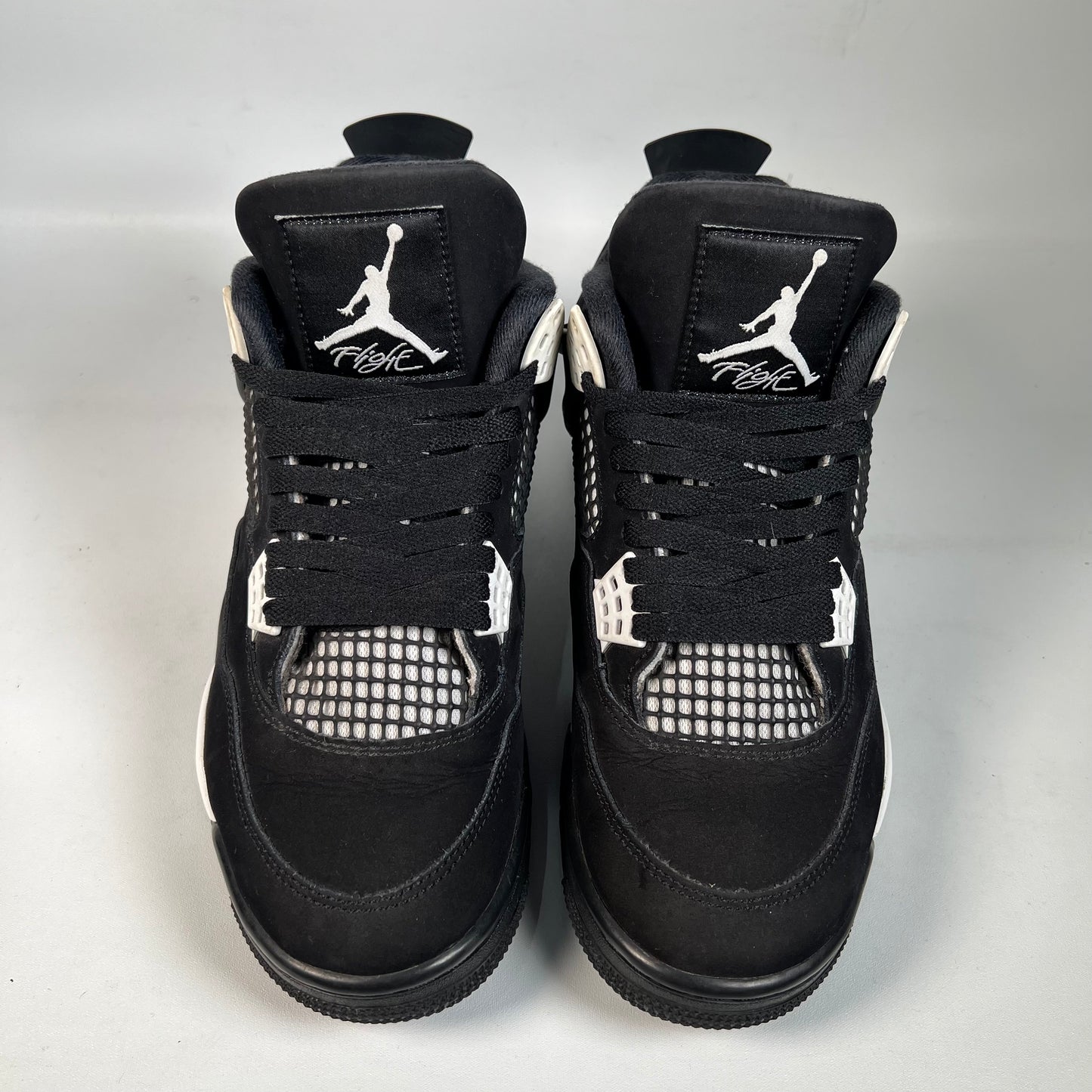 Jordan 4 White Thunder (2024) Size 8.5 USED s22320