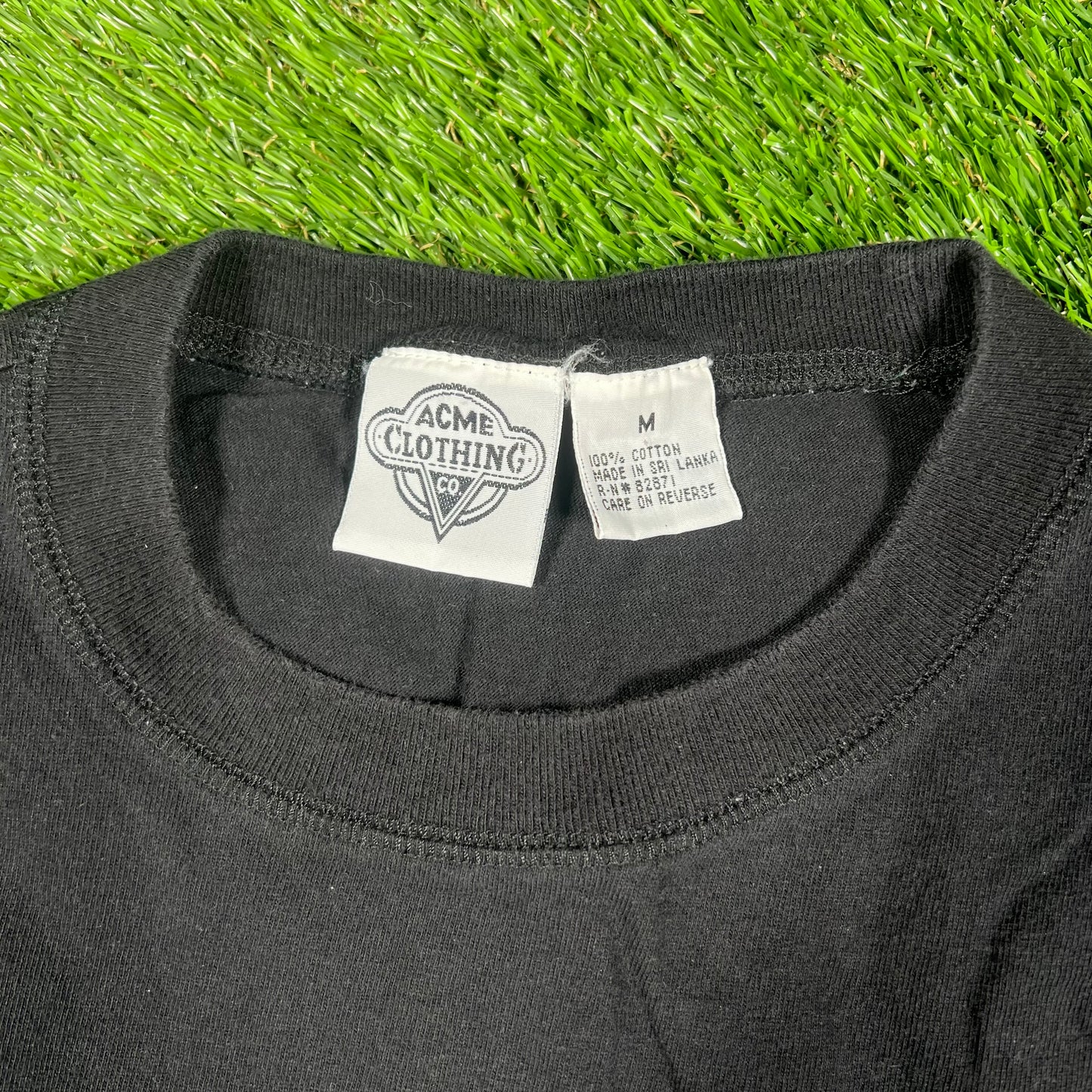 1990s Wile E. Coyote/Road Runner Black Pocket Tee Size Medium USED v17475