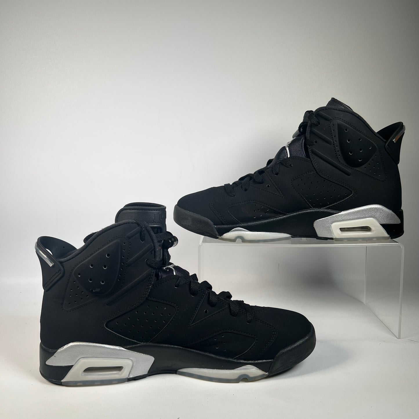 Jordan 6 Chrome (2022) Size 10.5 USED s22491