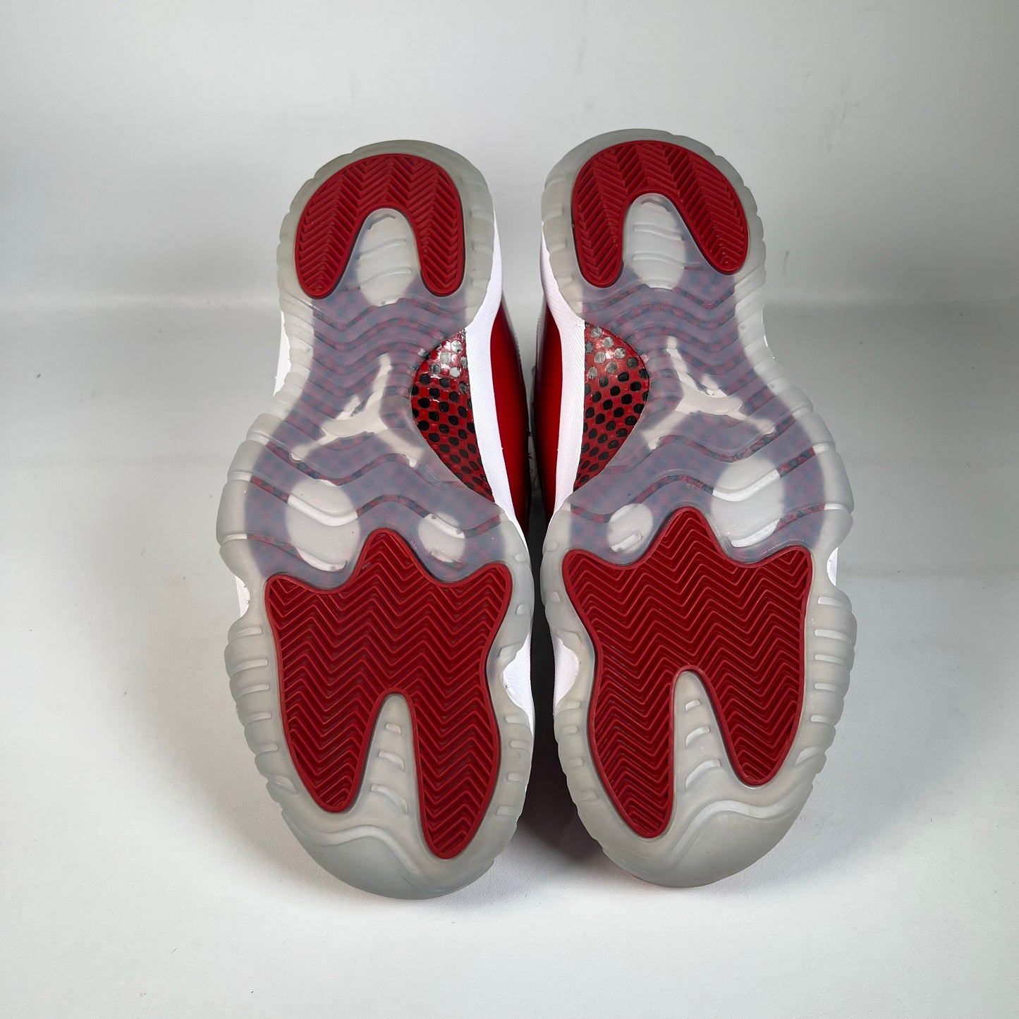 Jordan 11 Cherry (2022) Size 10 USED s22113