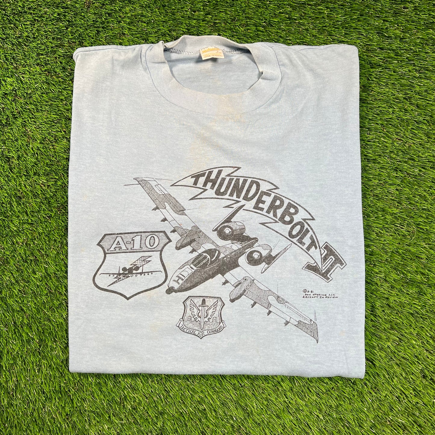 1981 Thunderbolt A-10 Fighter Jet Blue Tee Size Large USED v18325