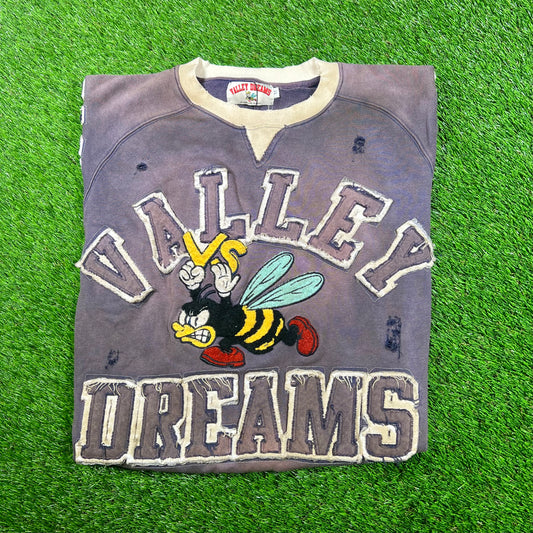 Vale Forever Insigina Angry Bee Crewneck Size Medium NEW x15574