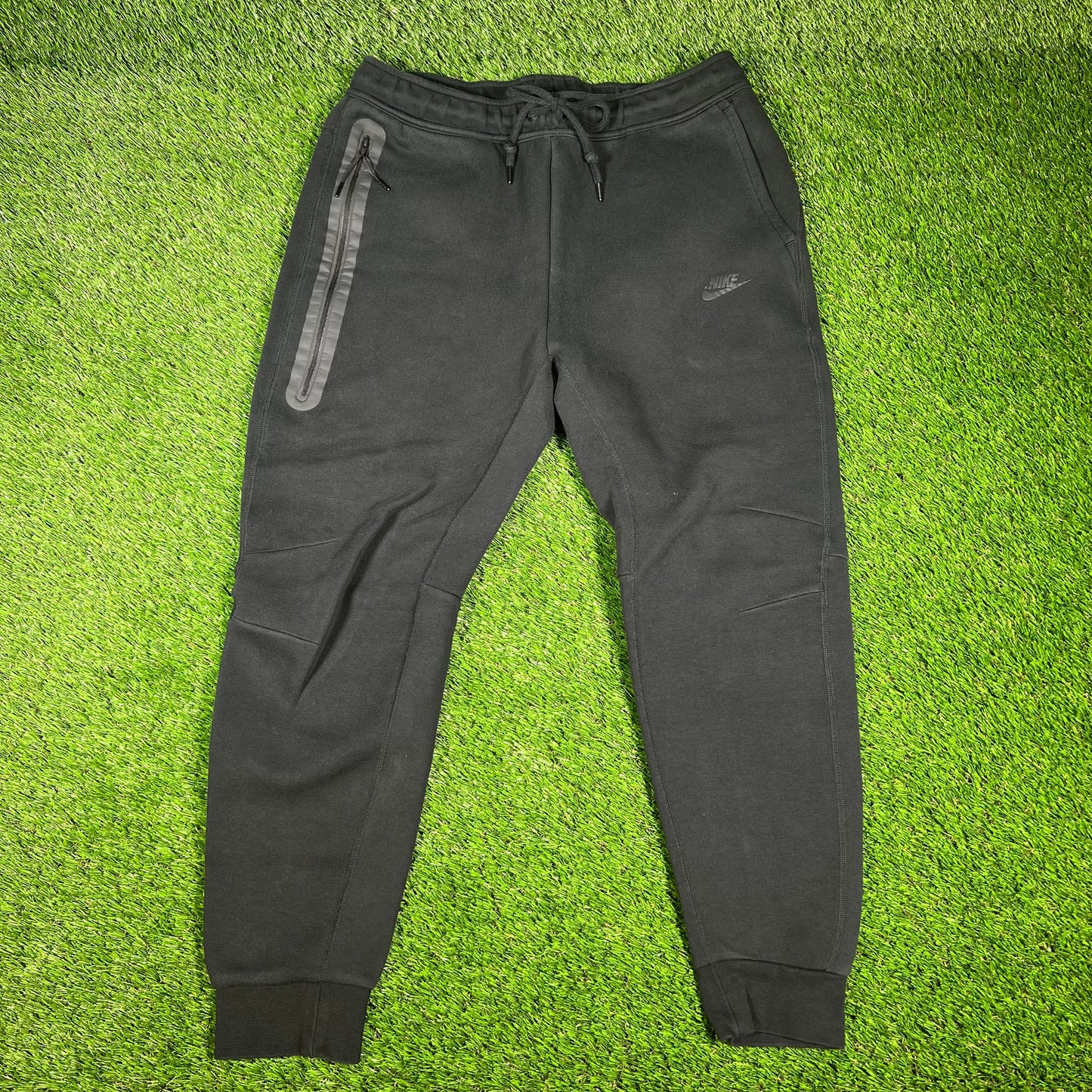 Nike Black Tech Pants Size Large USED v16564