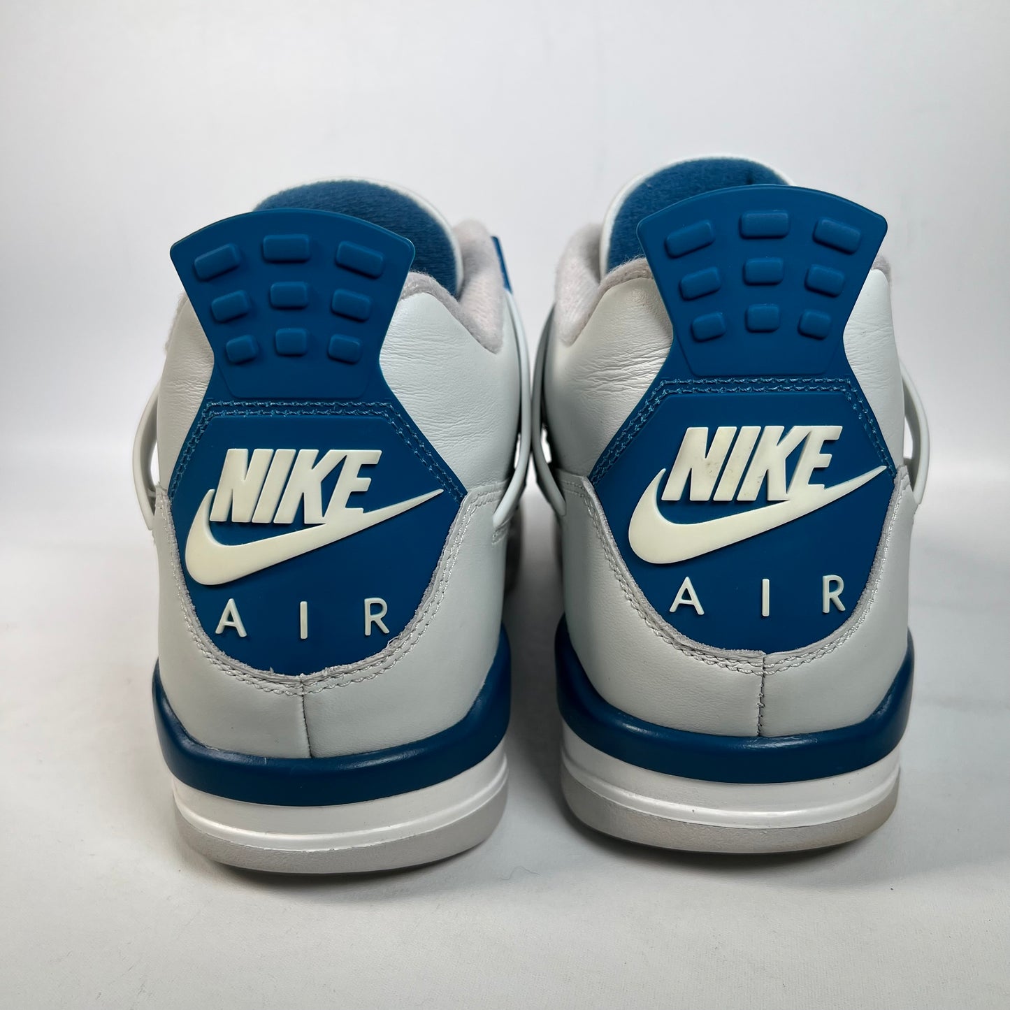 Jordan 4 Military Blue (2024) Size 10.5 USED s22432