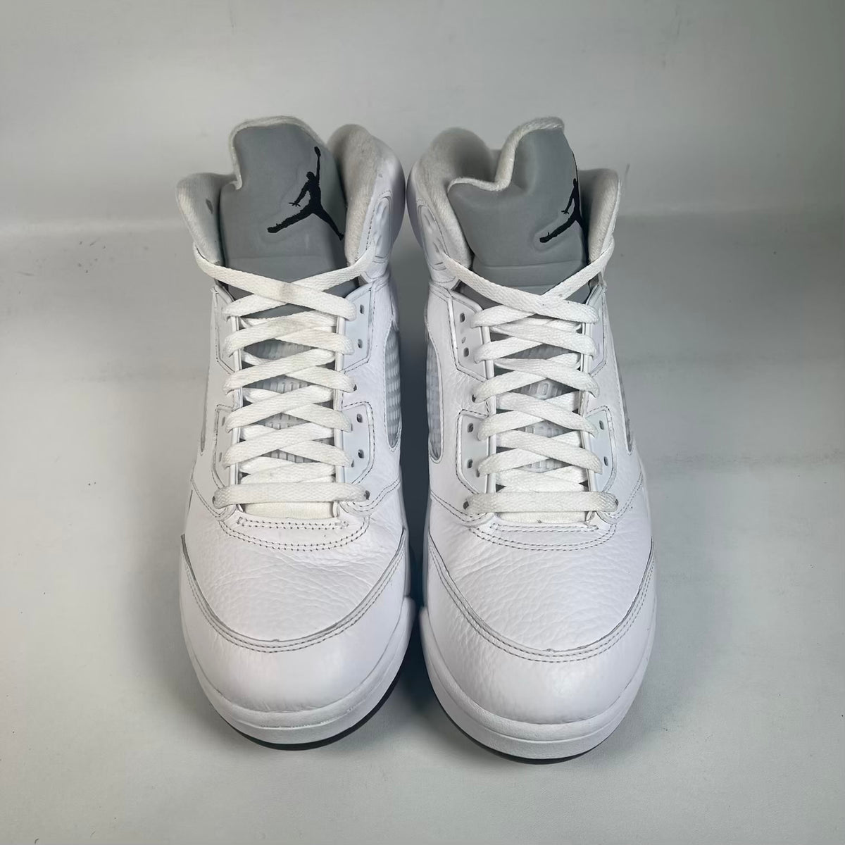 Jordan 5 White Metallic (2026) Size 9.5 USED s23625