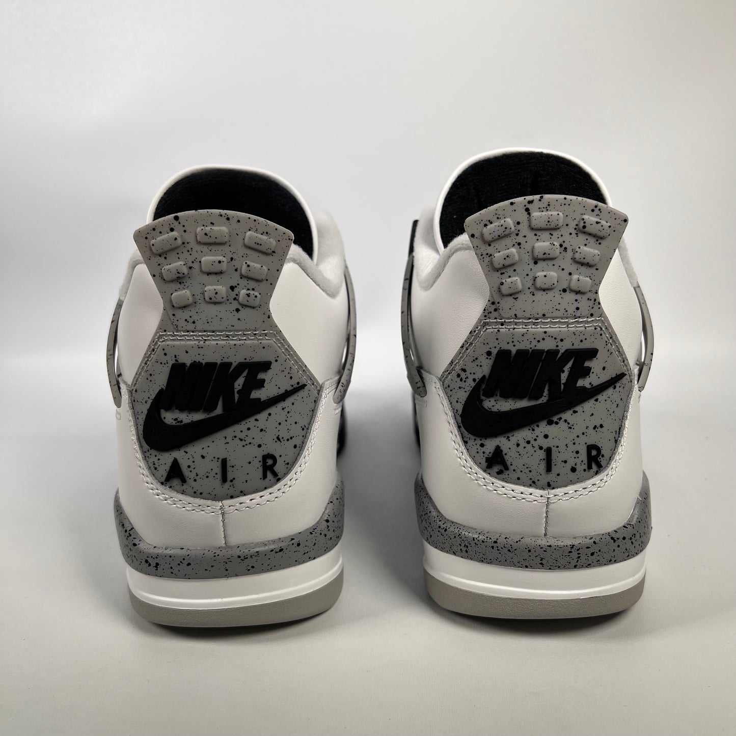 Jordan 4 White Cement (2025) Size 9 USED s18875