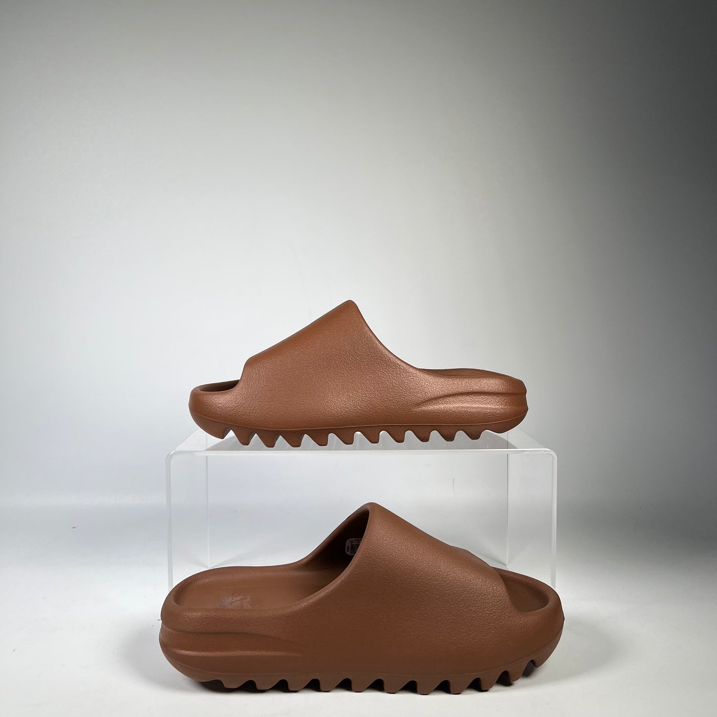 Yeezy Slide Flax Size 4 NEW s13556