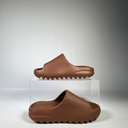 Yeezy Slide Flax Size 4 NEW s13556