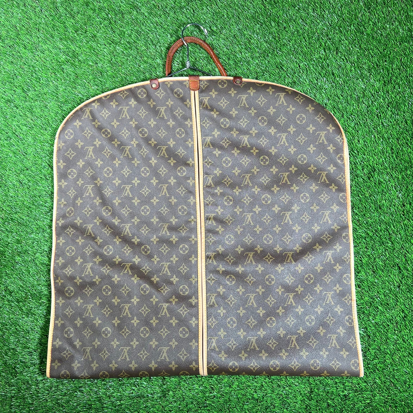 1980s Louis Vuitton Monogram Suit Bag USED v18214