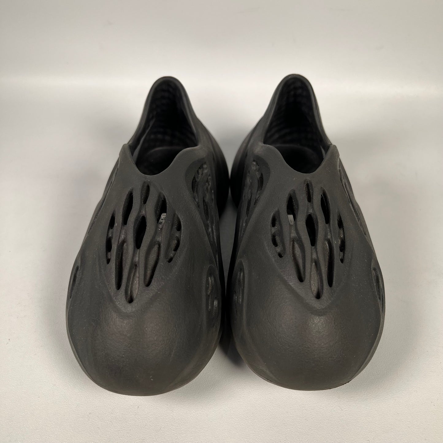Yeezy Foam Runner Onyx (2024) Size 11k USED s18970
