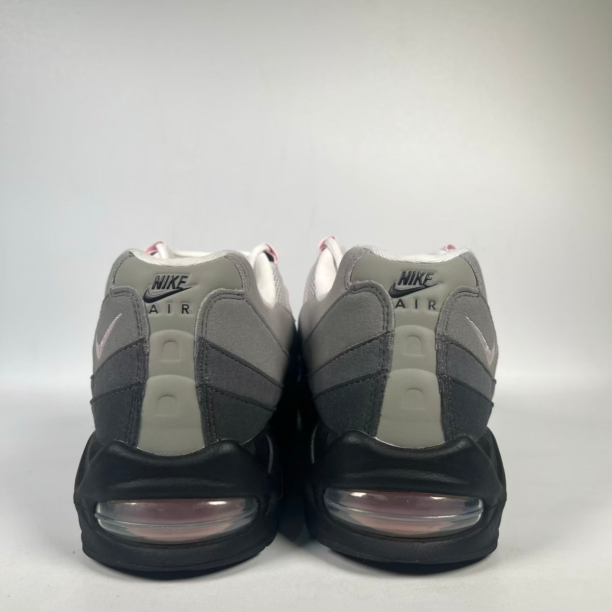 Nike Air Max 95 Pink Foam (2025) Size 10.5M / 12W USED s23798