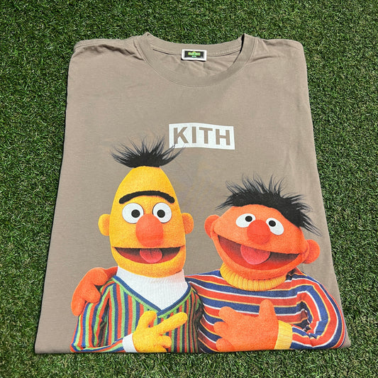 Kith Sesame St Bert Ernie Brown Tee Size XXL USED x13875