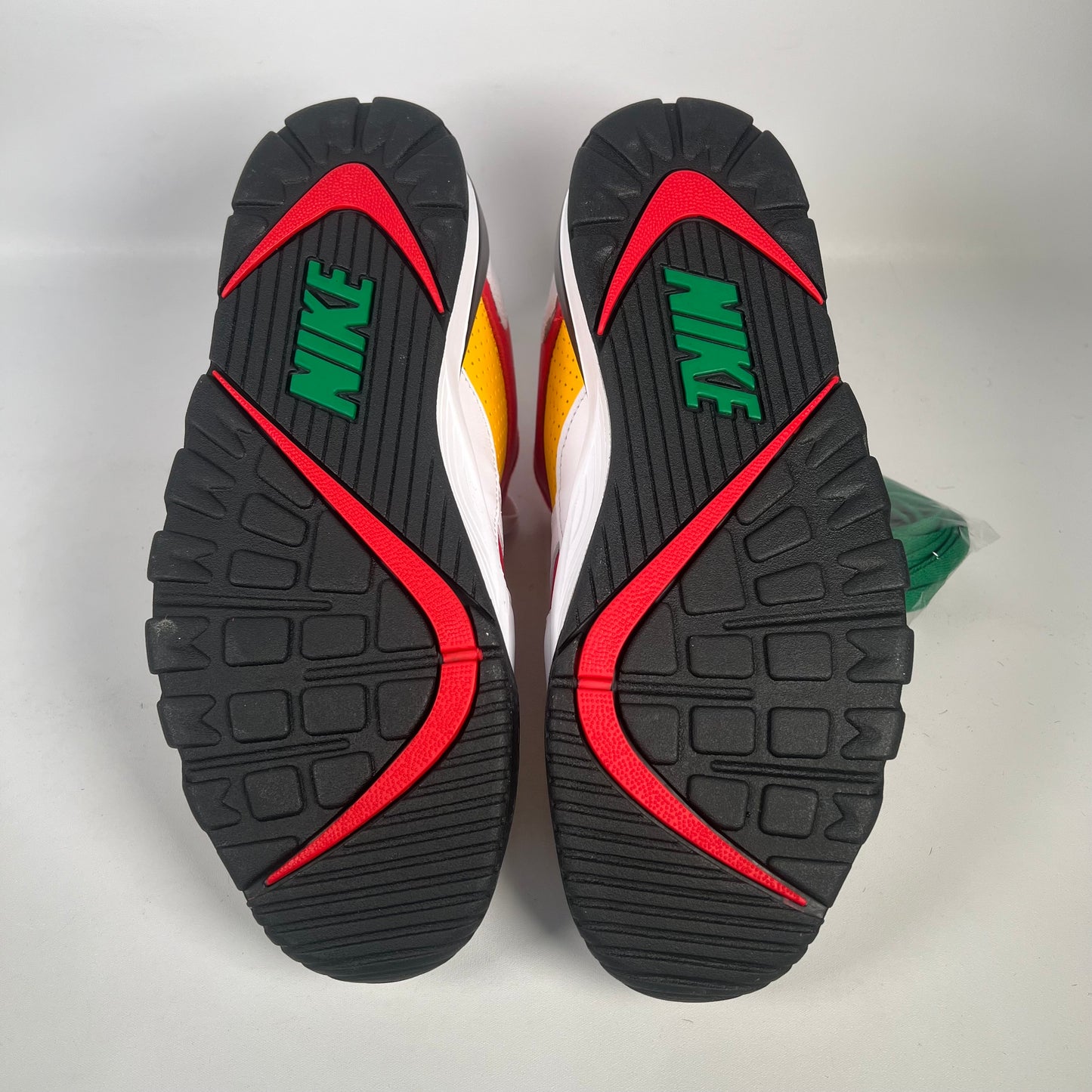 Nike Cross Trainer Low Supreme White Yellow Red (2021) Size 9.5 NEW s20388