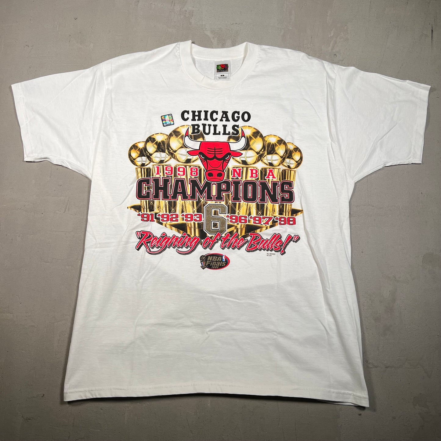 1998 Chicago Bulls Reigning of The Bulls White Tee Size XL USED v16722
