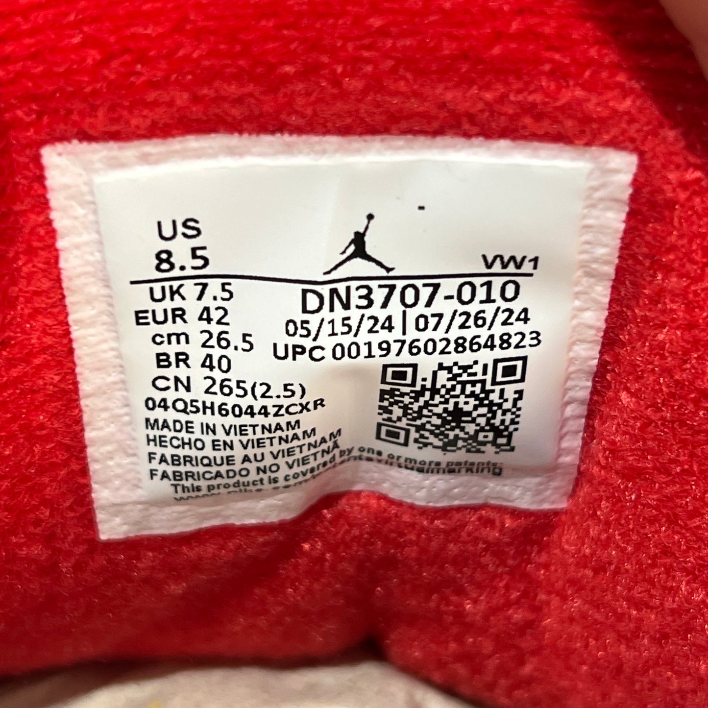 Jordan 3 Black Cement (2024) Size 8.5 NEW s19506