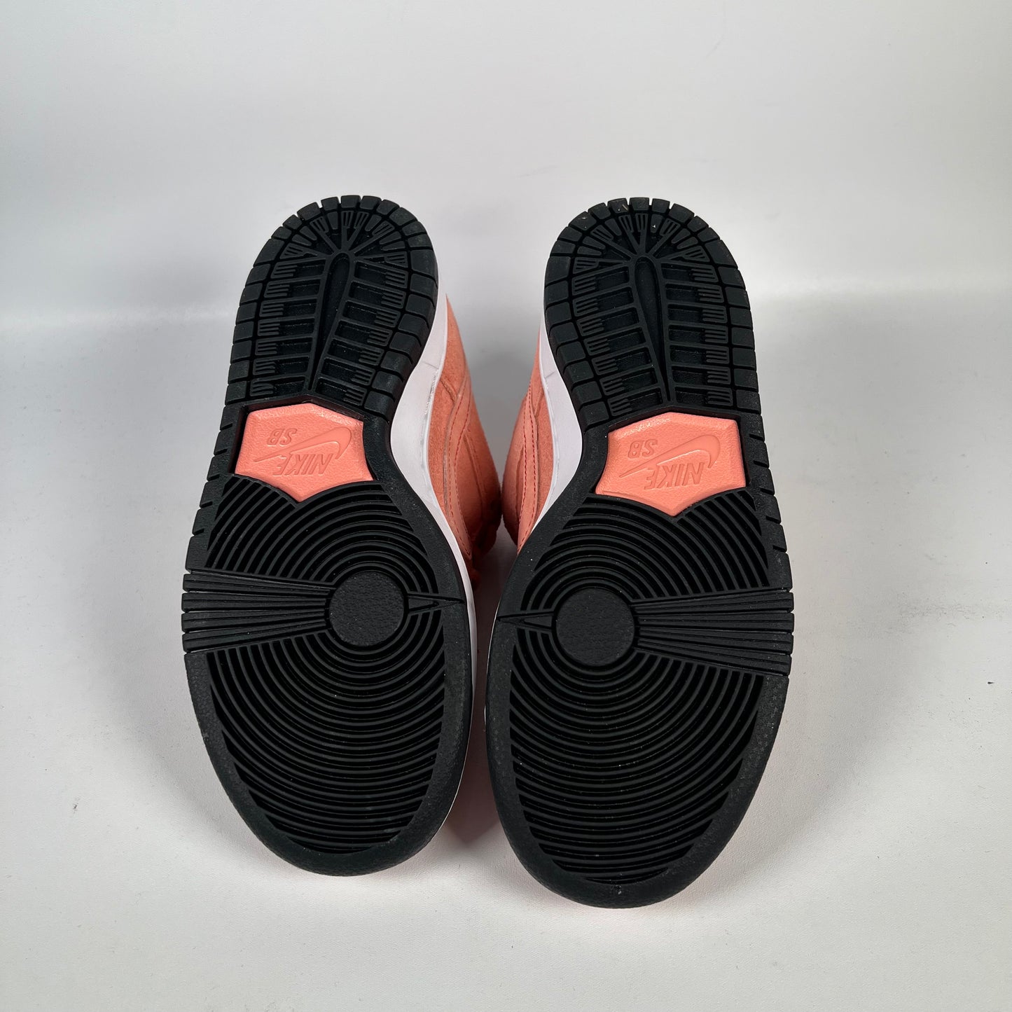 Nike SB Dunk Low Pink Pig Size 4 NEW s15176