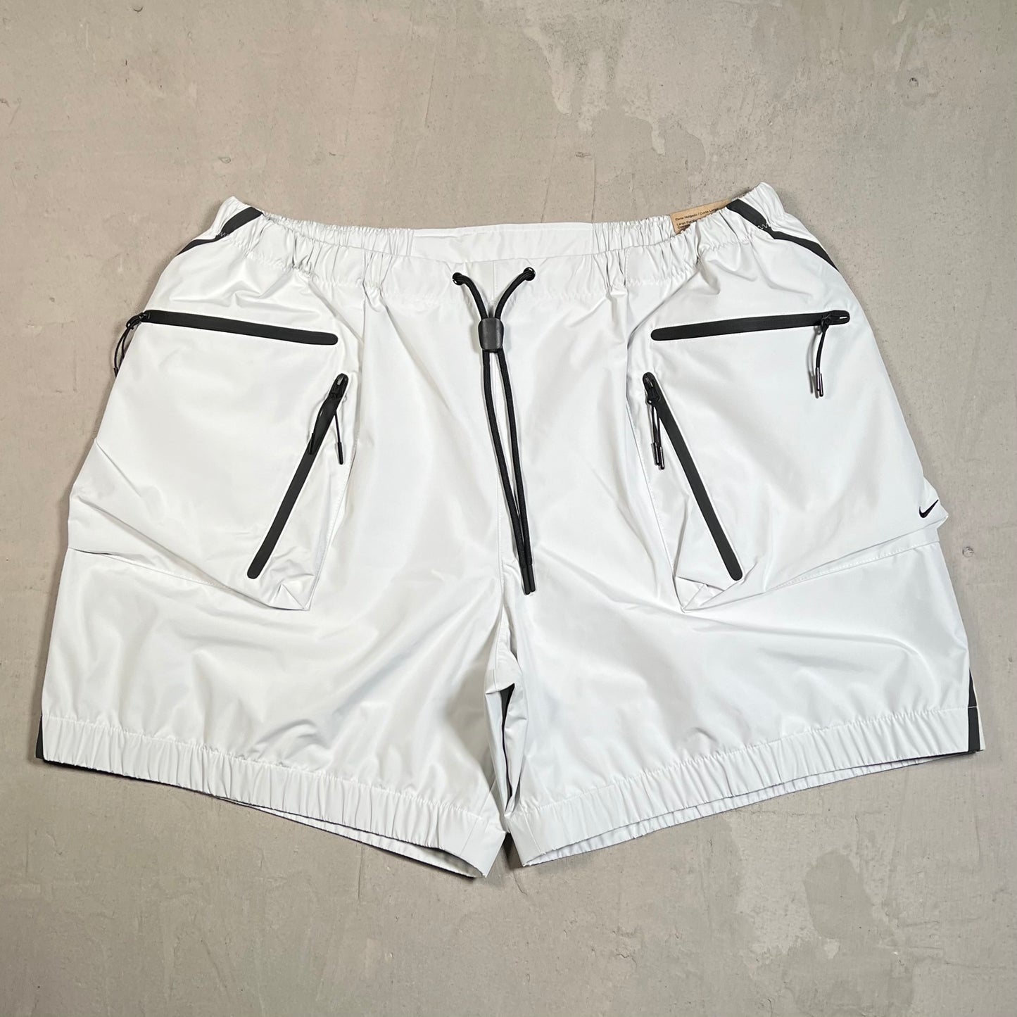 Nike Light Grey w/Zippers Running Shorts Size Large NEW v19569