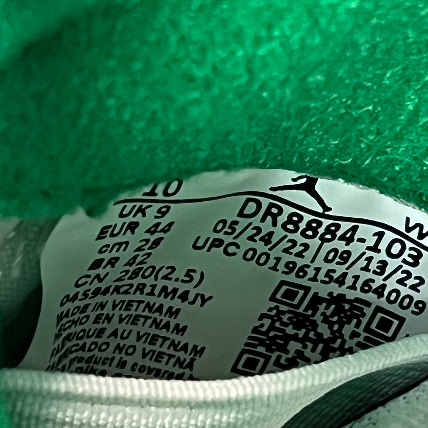 Jordan 2 Lucky Green (2023) Size 10 USED s22124