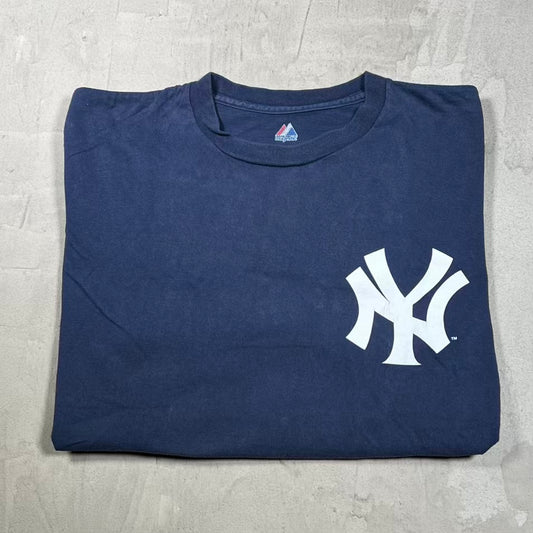 Yankees Jeter 2 Navy Blue Tee Size Large USED v20269