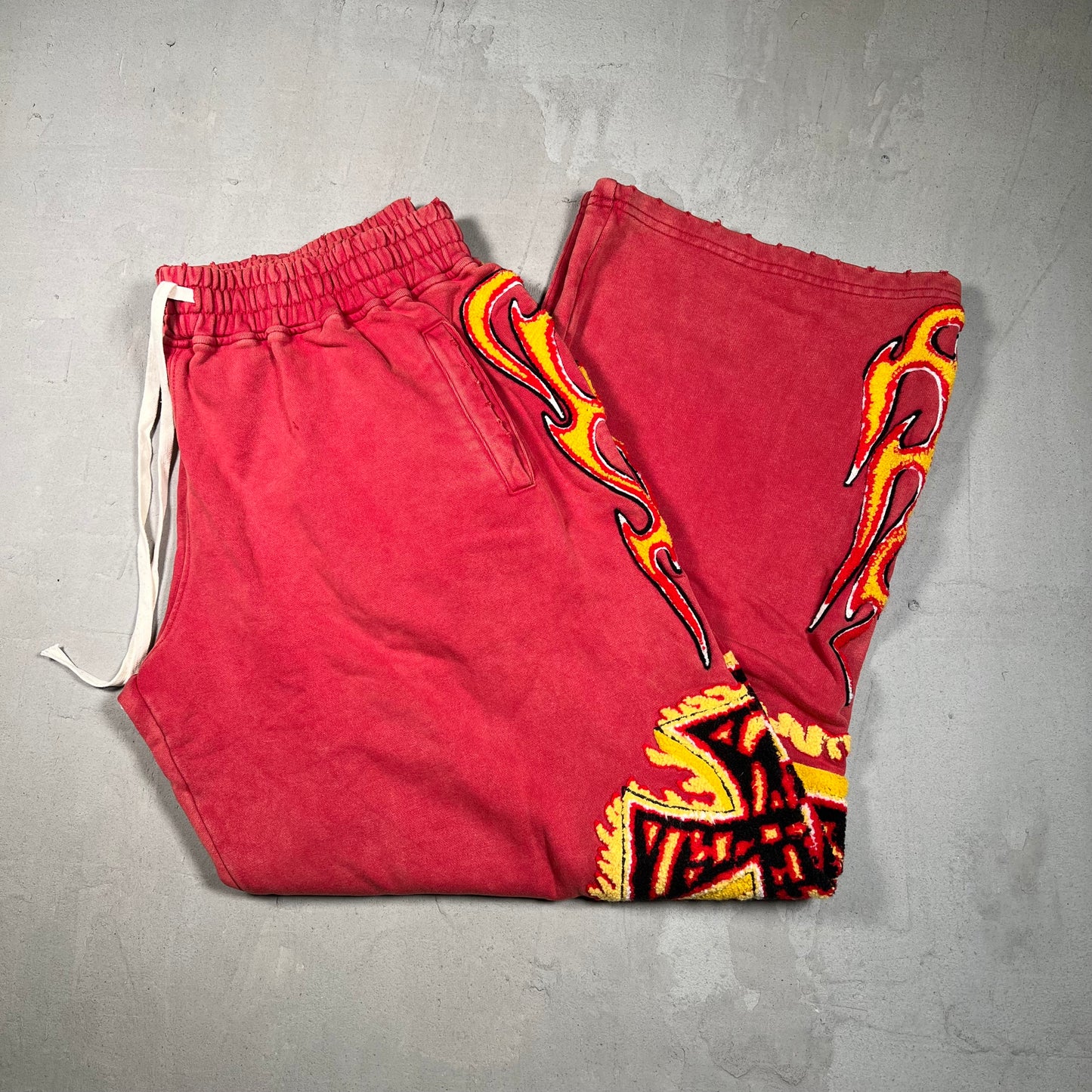 Vale Forever Red Flames Sweats Size Large NEW x17435