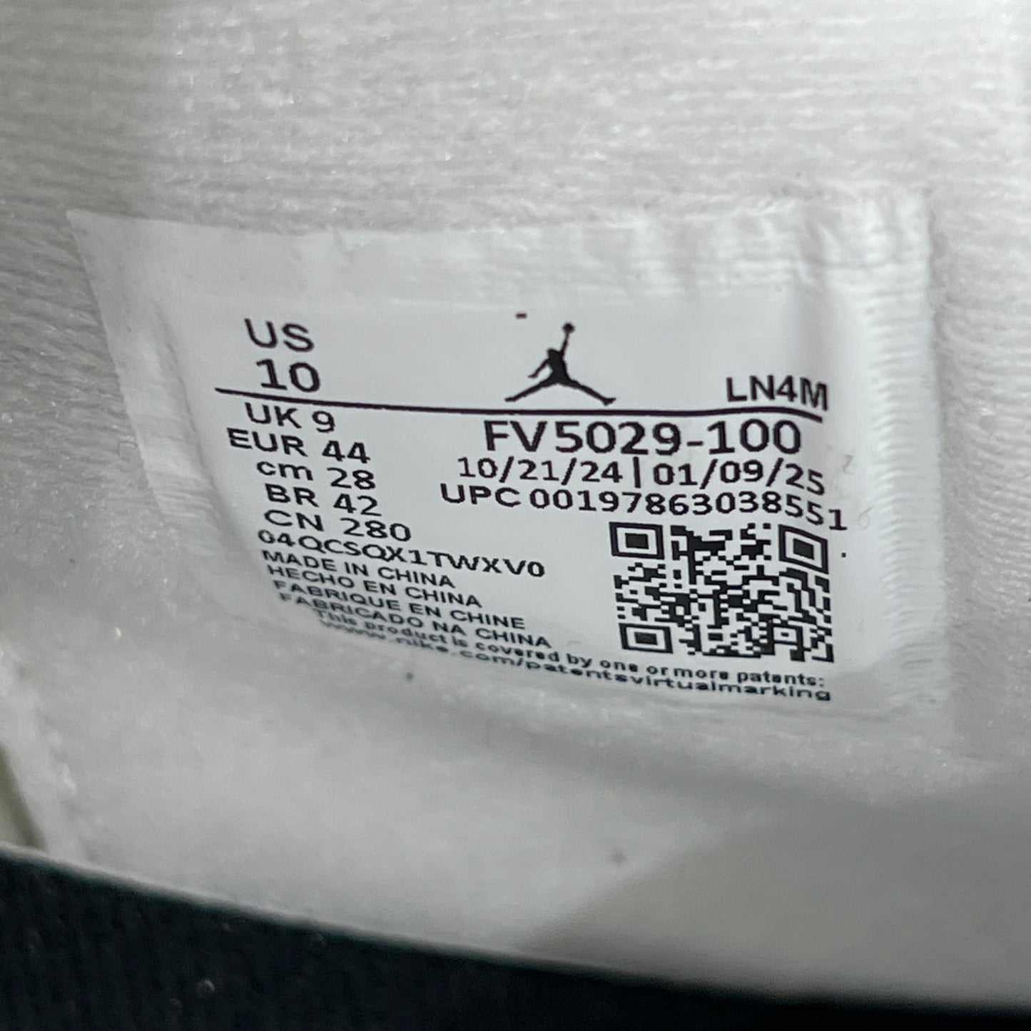 Jordan 4 White Cement (2025) Size 10 NEW s21068