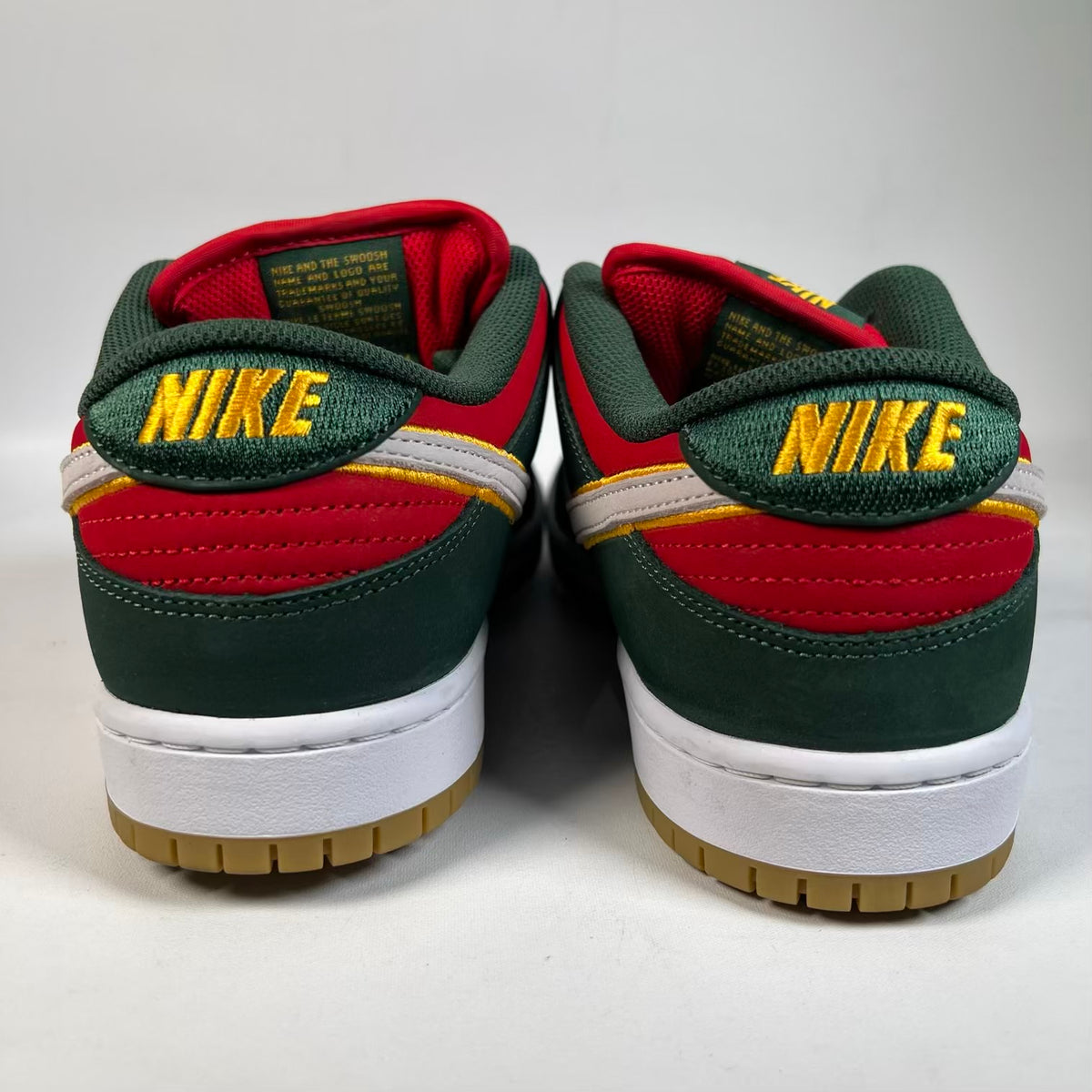 Nike SB Dunk Low Seattle Supersonics (2024) Size 9.5 USED s23580