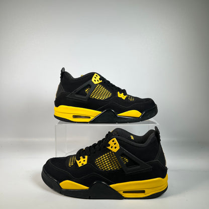 Jordan 4 Thunder (2023) Size 7y USED s22449