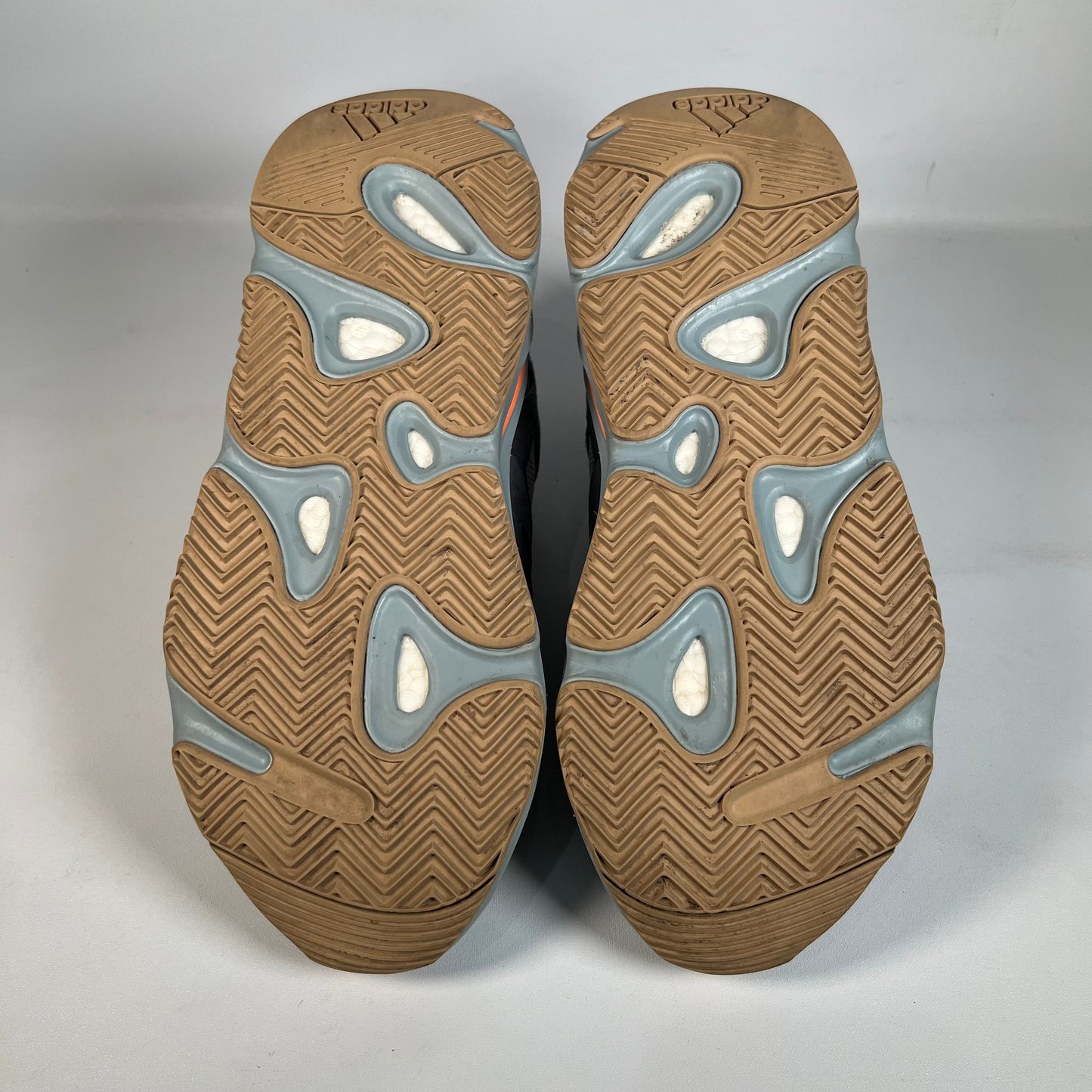 Yeezy 700 Carbon Blue (2019) Size 9.5 USED s22254