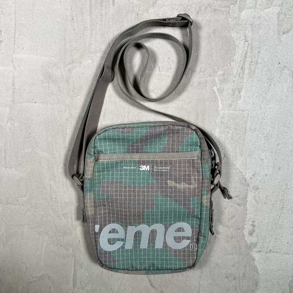 Supreme Woodland Camo Shoulder Bag (2024) USED x18633