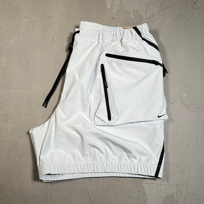 Nike Light Grey w/Zippers Running Shorts Size Large NEW v19569