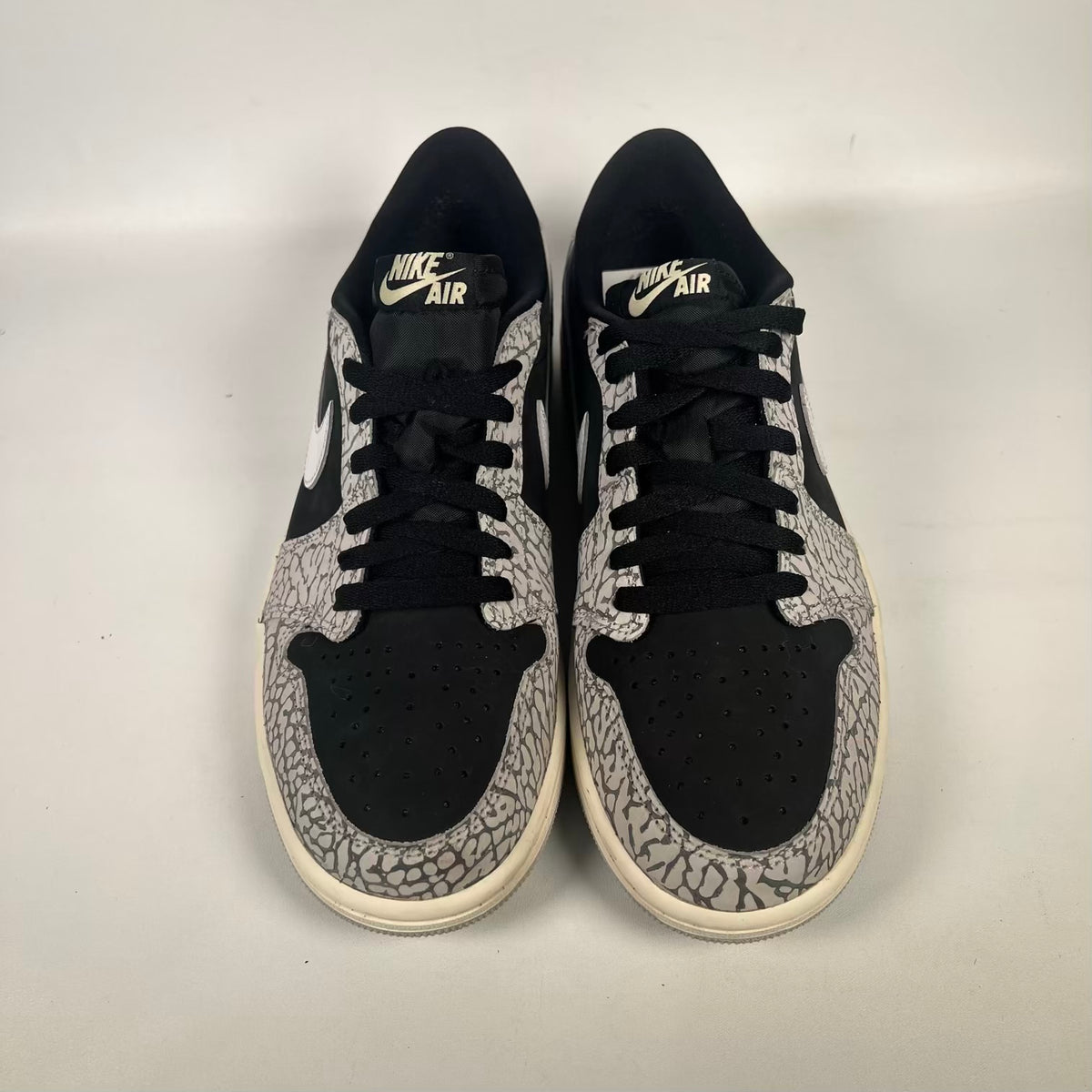 Jordan 1 Low Black Cement (2023) Size 9 USED s23783