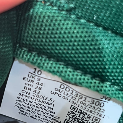 Nike Dunk Low Miami Hurricanes (2022) Size 10 NEW s19591