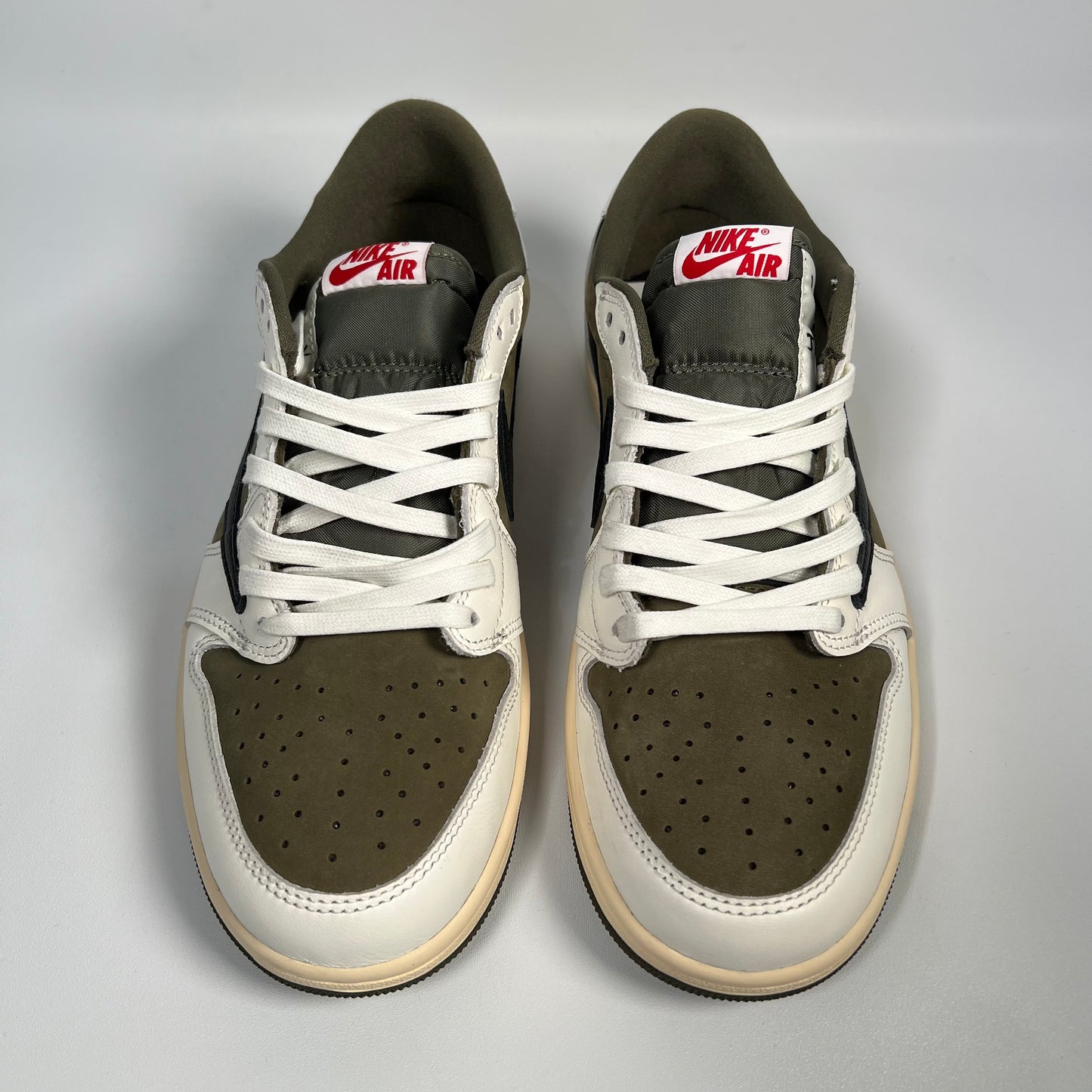 Jordan 1 Low Travis Scott Medium Olive (2024) Size 10 USED s17648