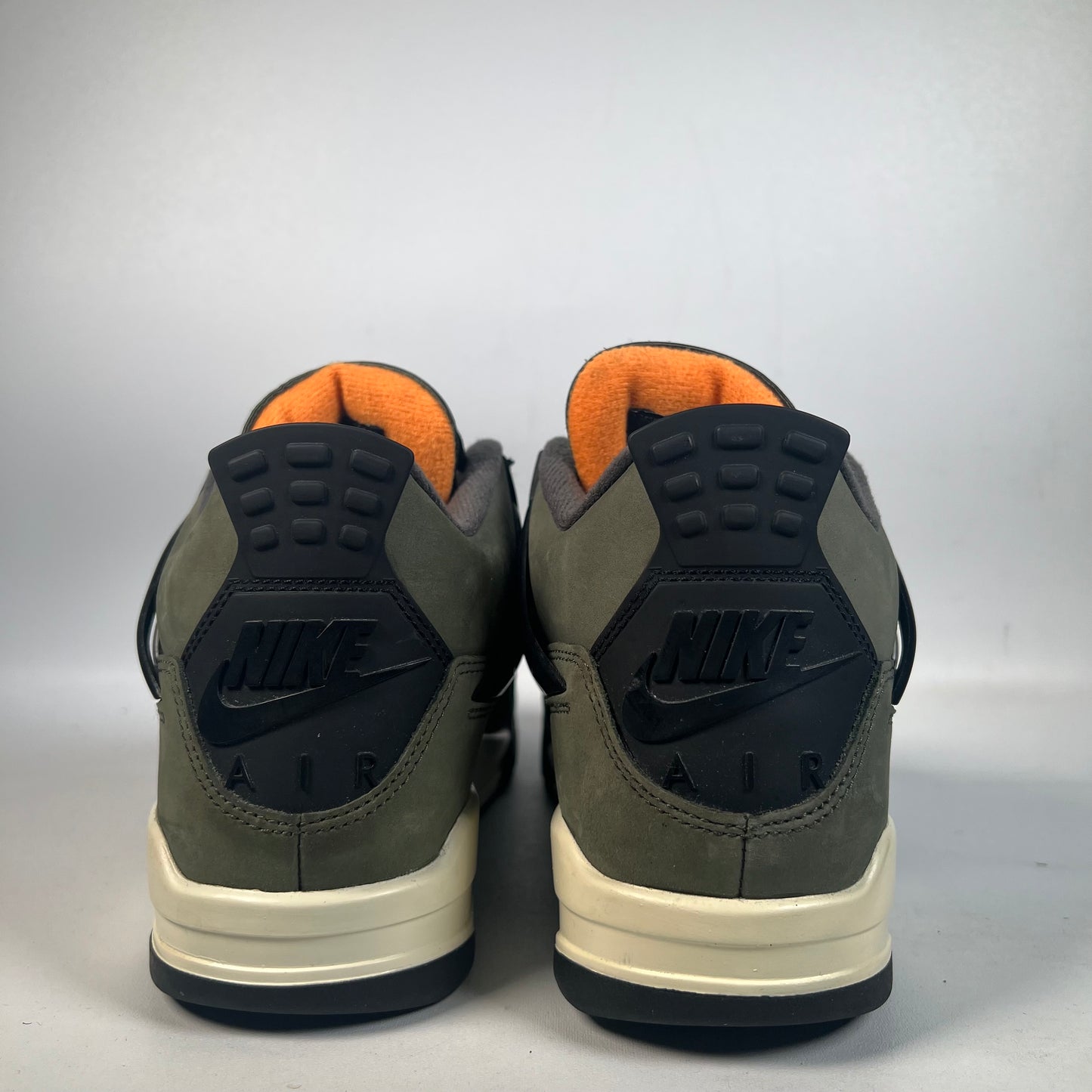Jordan 4 Undefeated (2025) Size 8.5 USED s22507