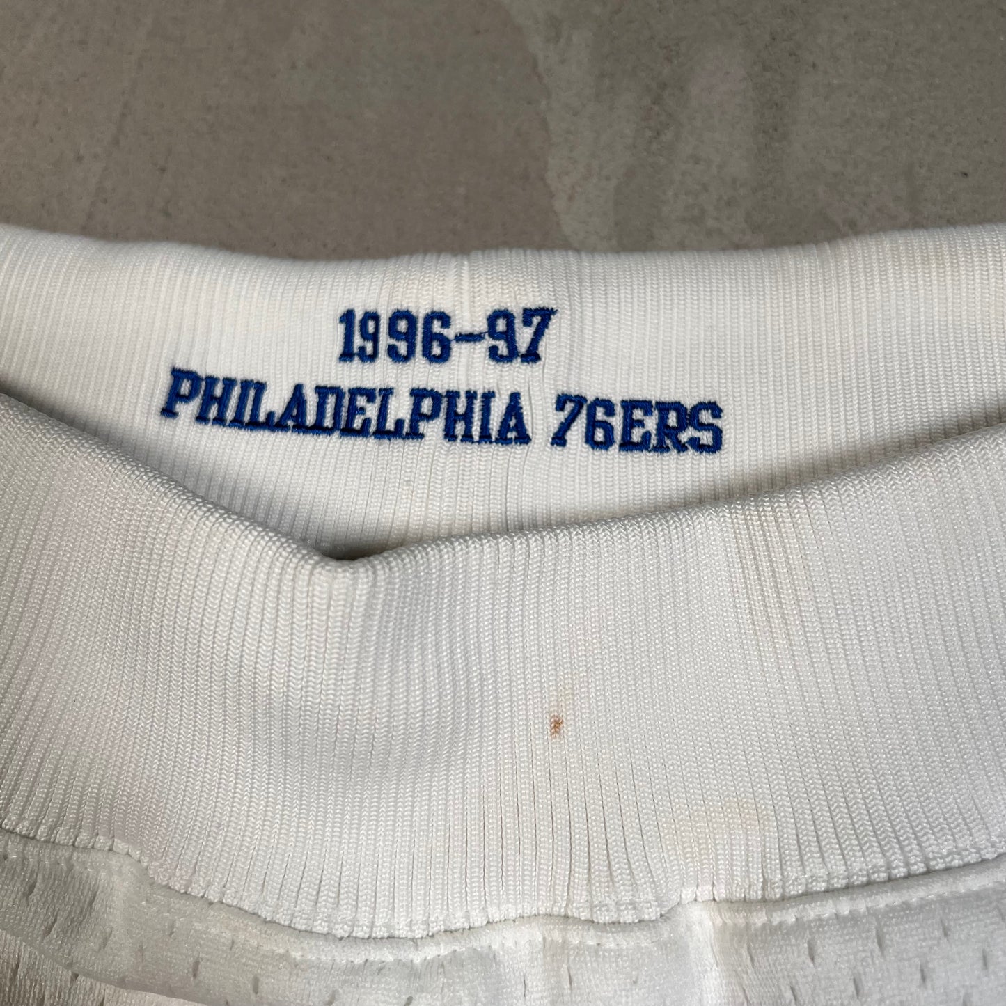 Philadelphia 76ers Mitchell & Ness White Shorts Size XL USED v19554